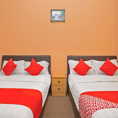 Sz Hotel Lumut Esterno foto
