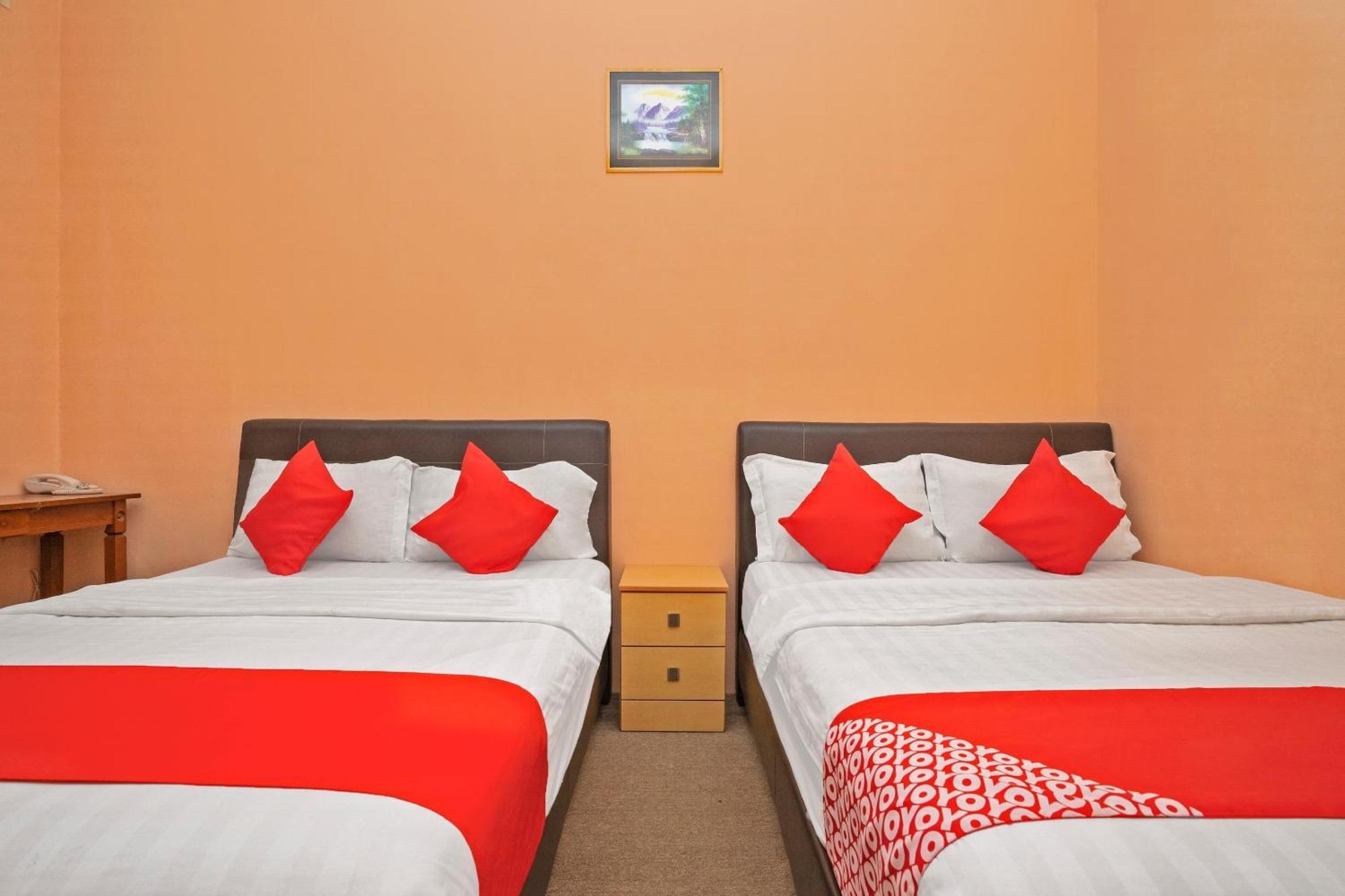 Sz Hotel Lumut Esterno foto
