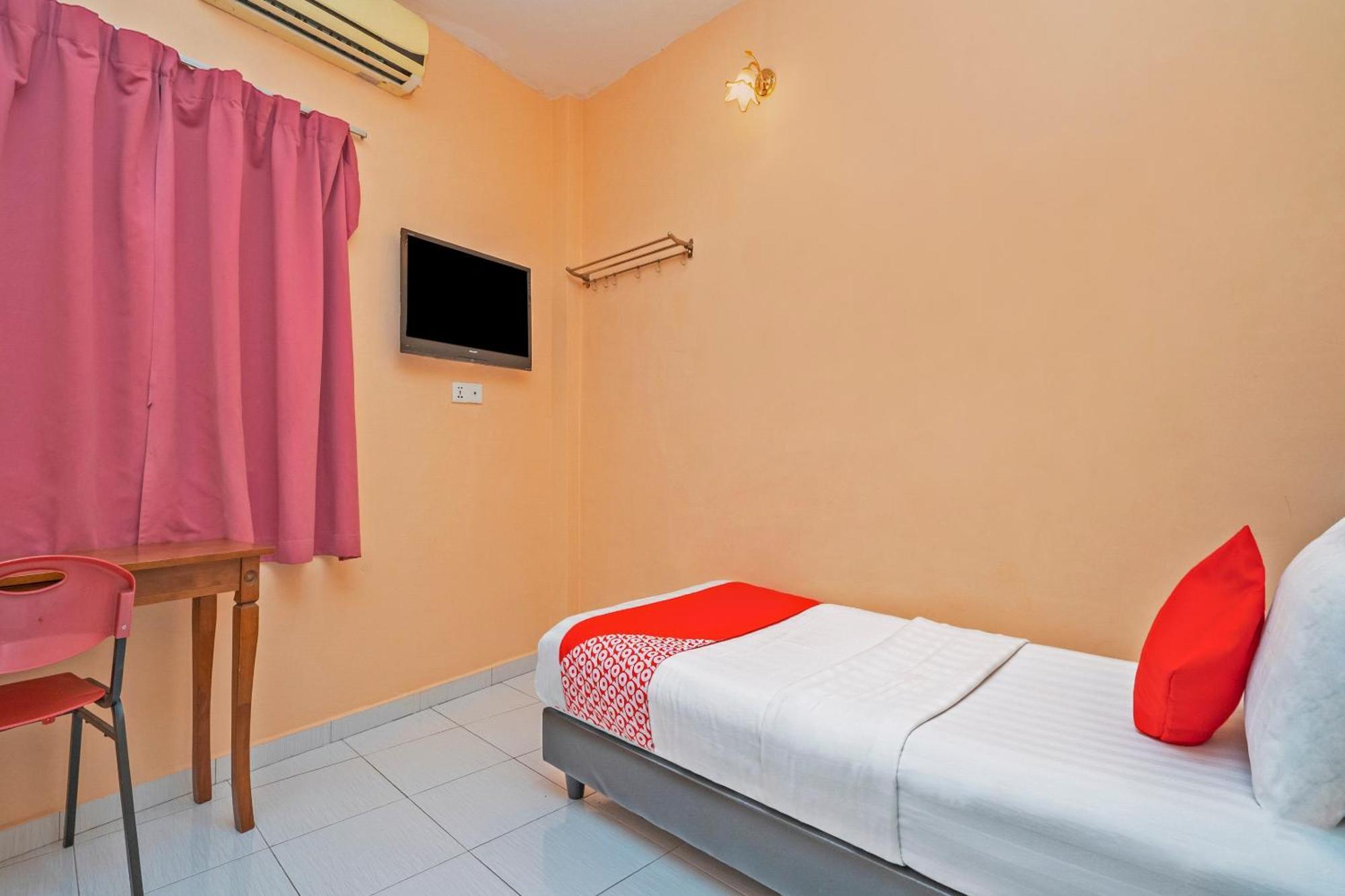 Sz Hotel Lumut Esterno foto