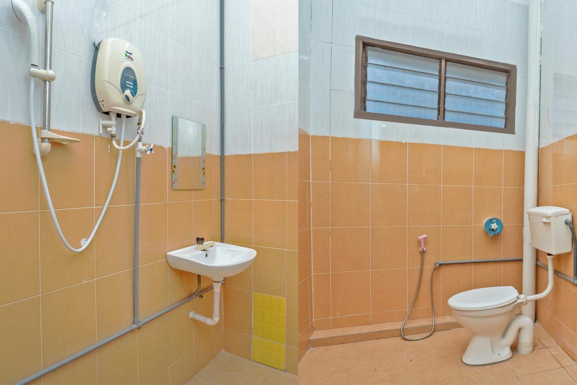 Sz Hotel Lumut Esterno foto