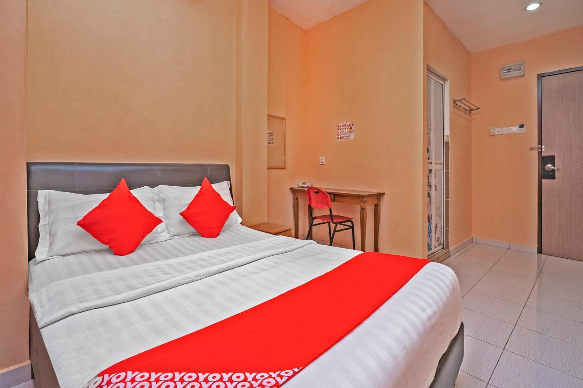 Sz Hotel Lumut Esterno foto