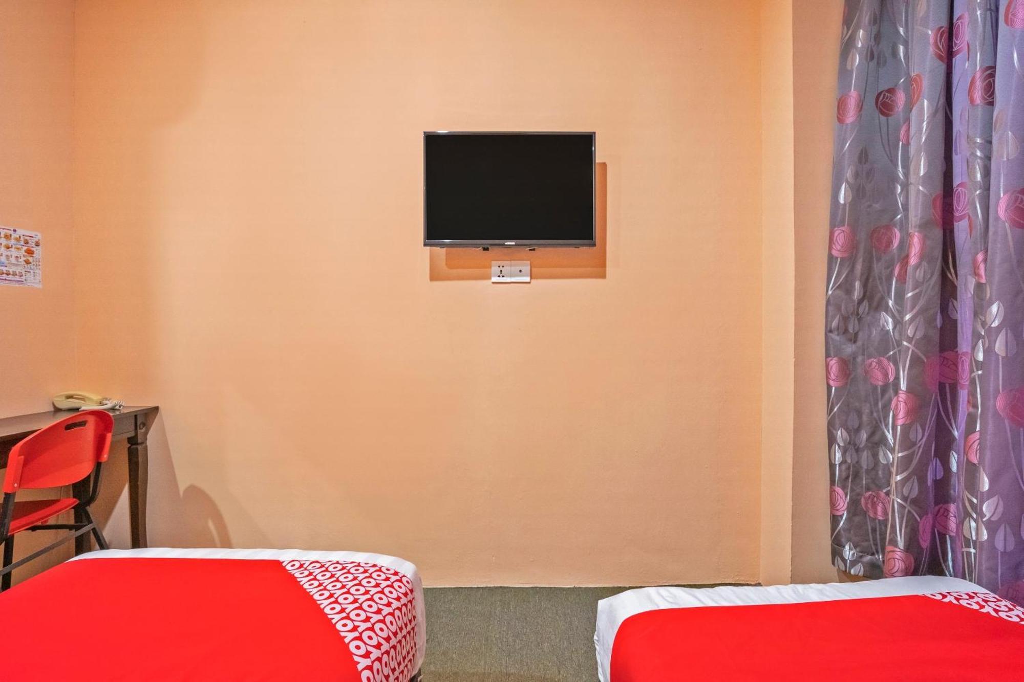 Sz Hotel Lumut Esterno foto