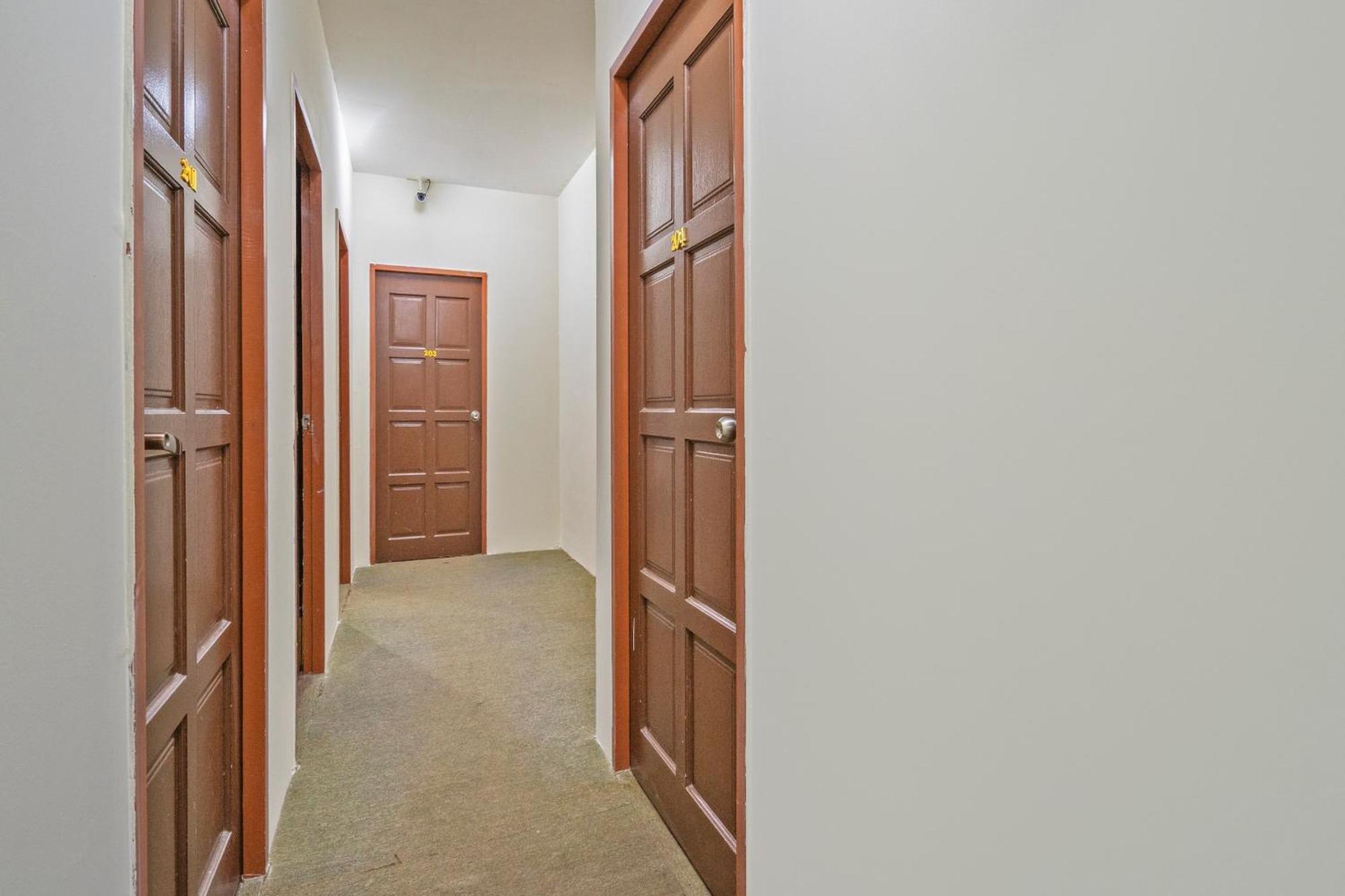 Sz Hotel Lumut Esterno foto