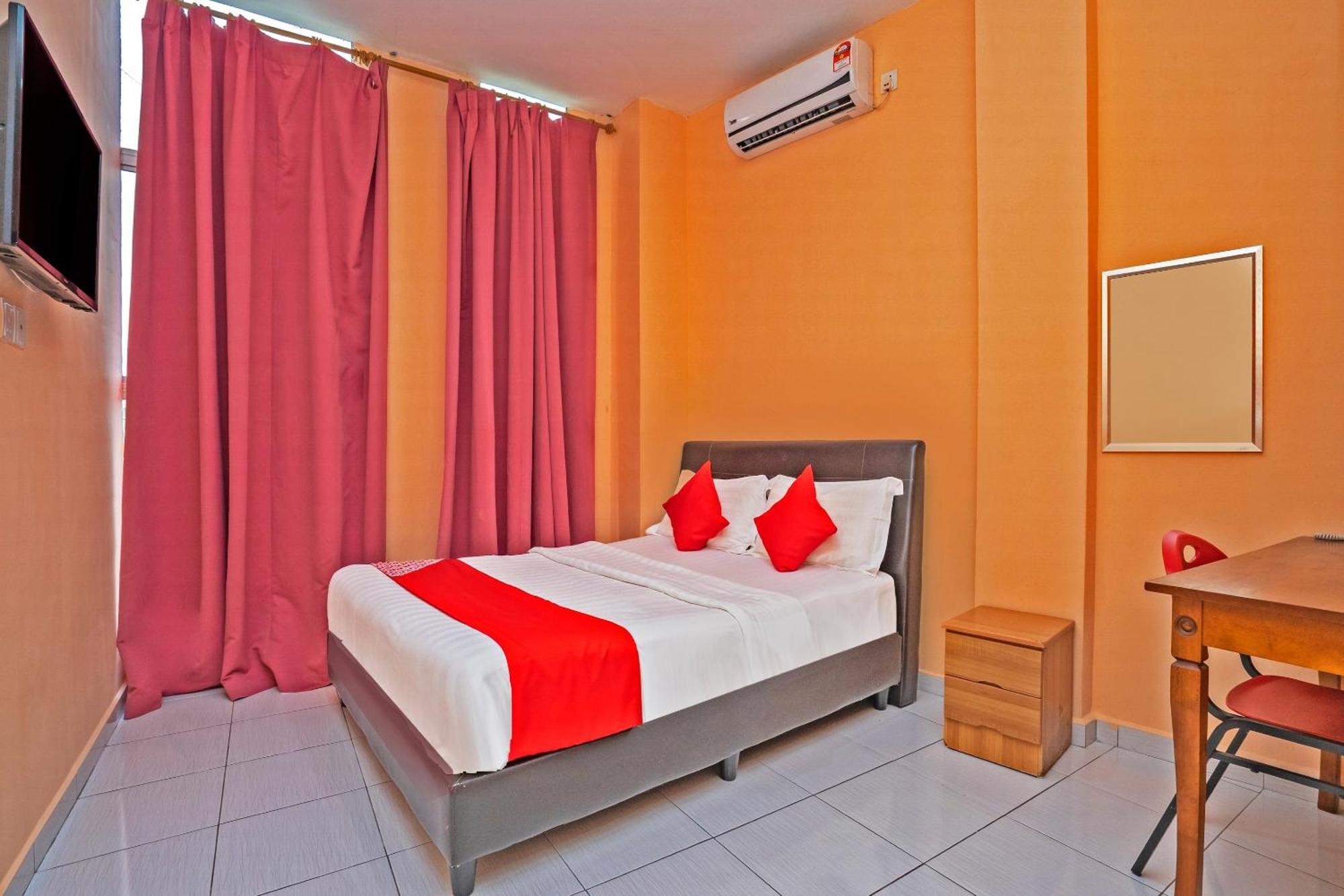 Sz Hotel Lumut Esterno foto