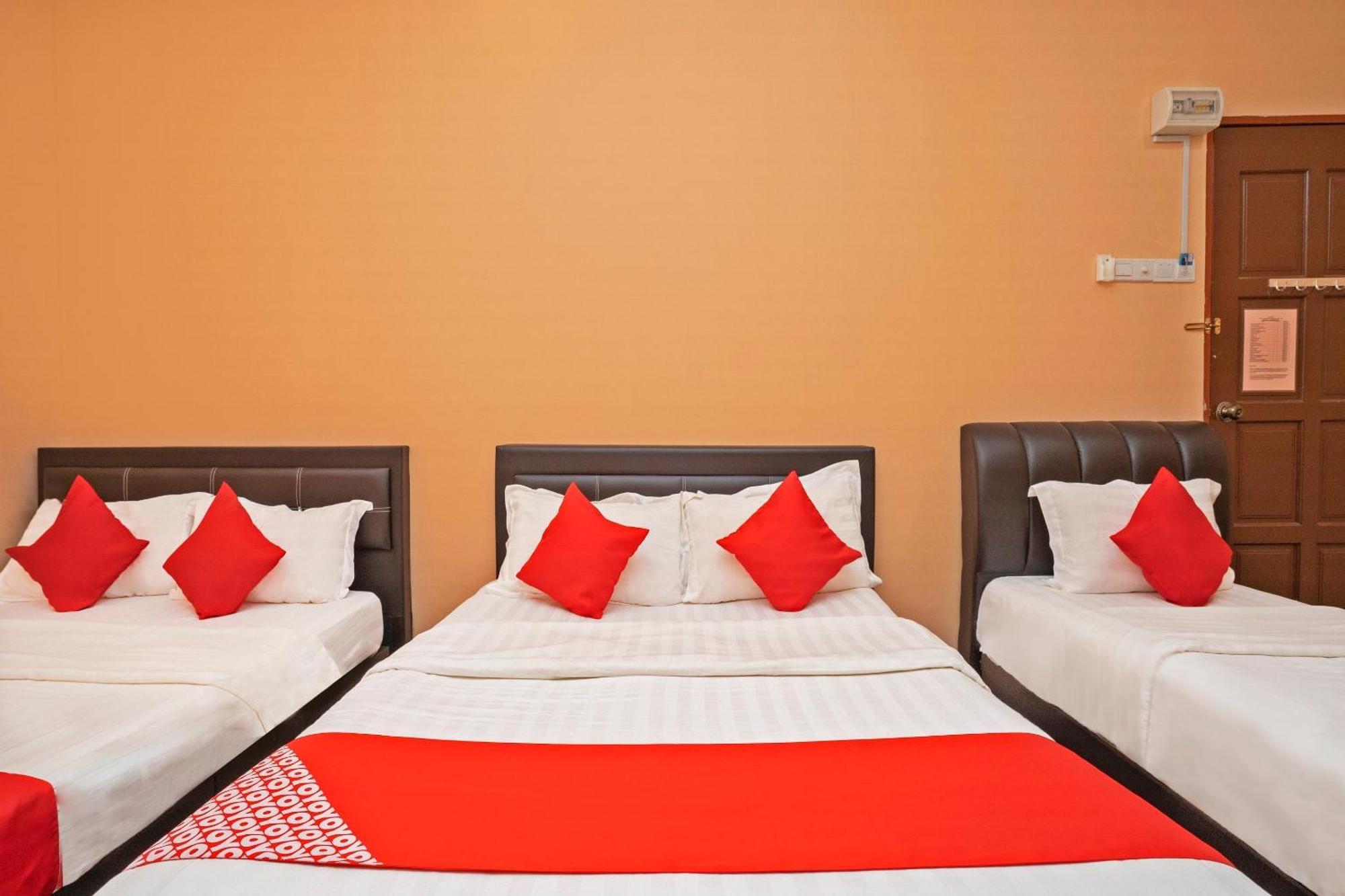 Sz Hotel Lumut Esterno foto