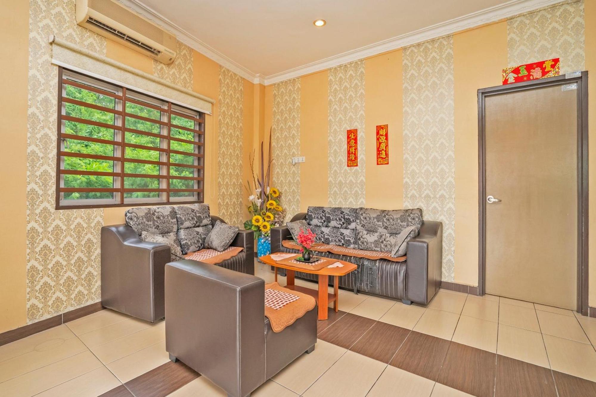 Sz Hotel Lumut Esterno foto