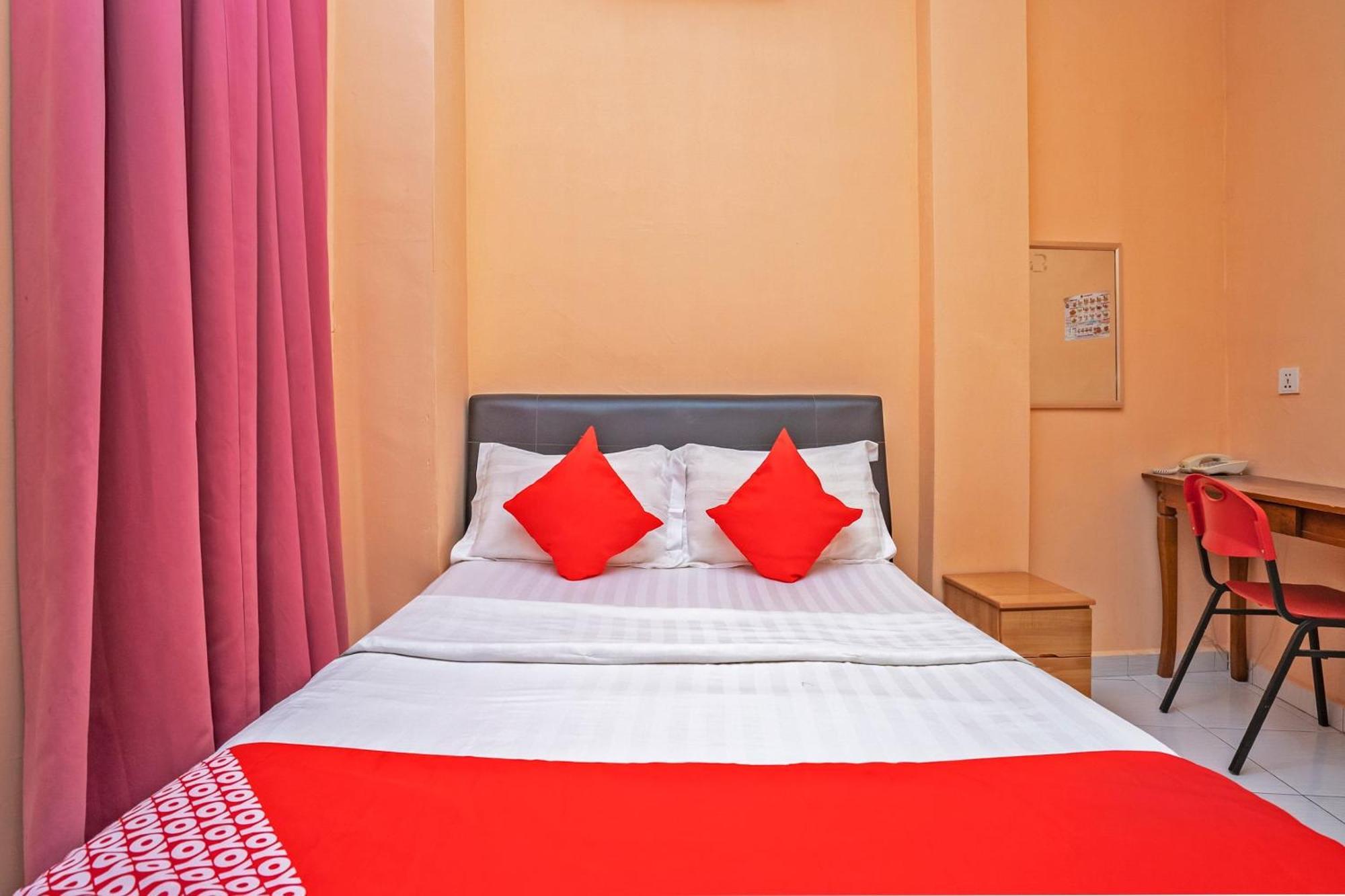 Sz Hotel Lumut Esterno foto