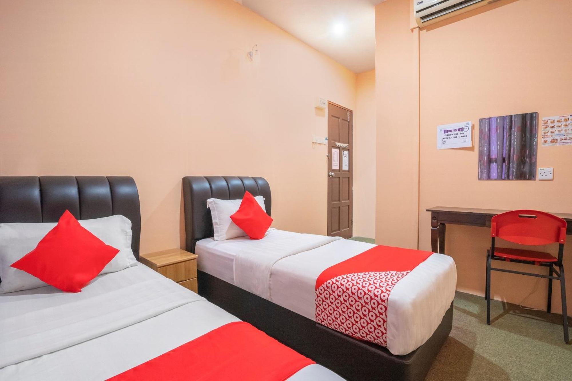 Sz Hotel Lumut Esterno foto
