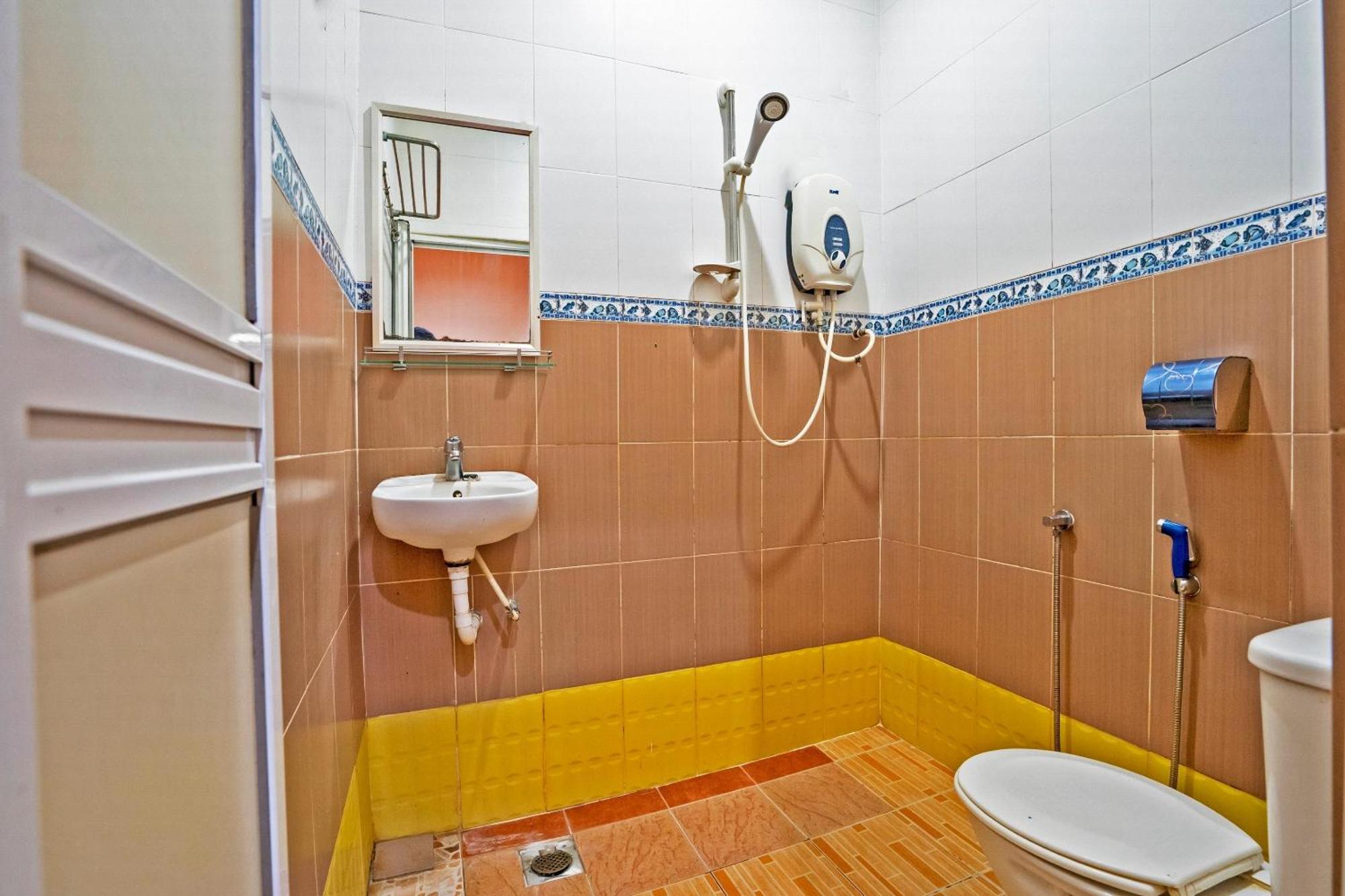 Sz Hotel Lumut Esterno foto