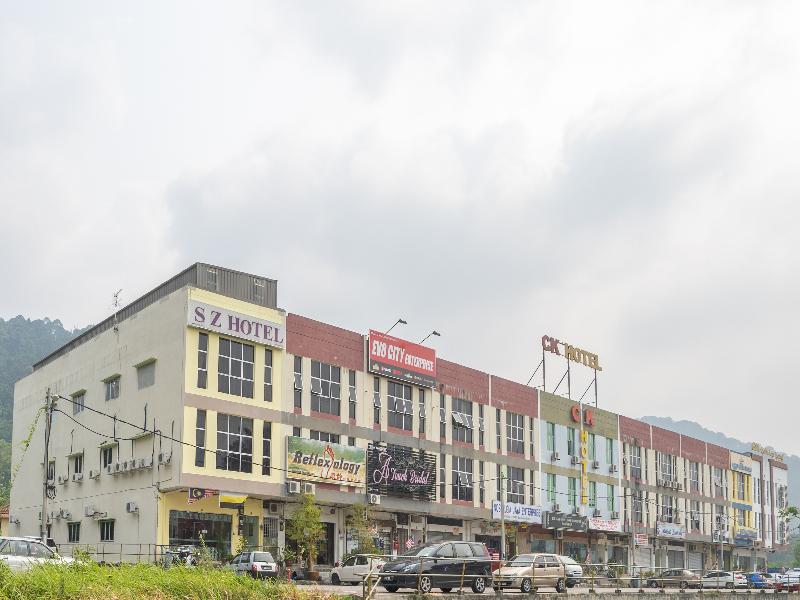 Sz Hotel Lumut Esterno foto