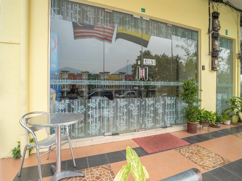 Sz Hotel Lumut Esterno foto
